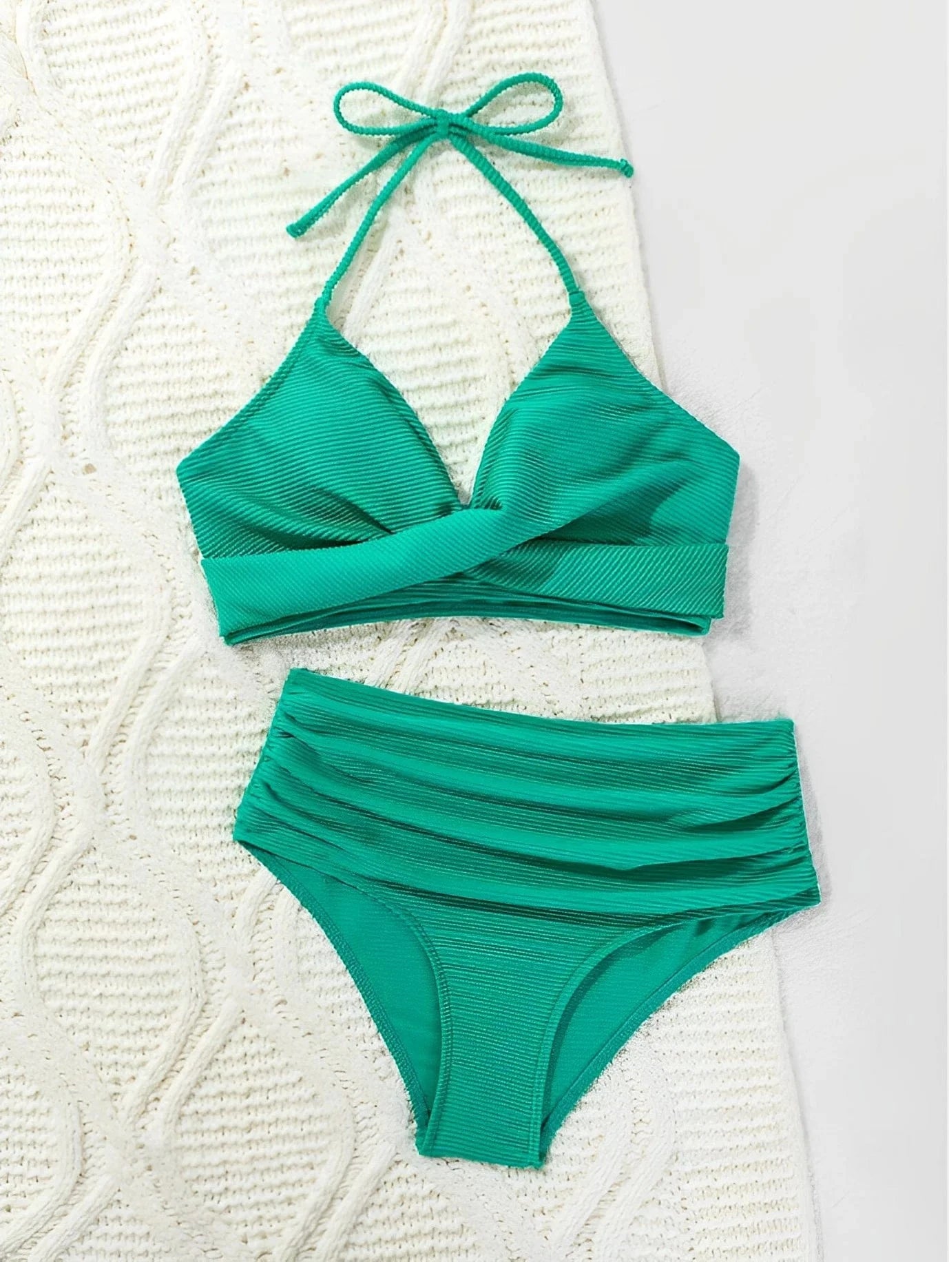 Bikini Deux Pièces Vif Style Croisé – Élégance et Confort pour Vos Moments d'Été