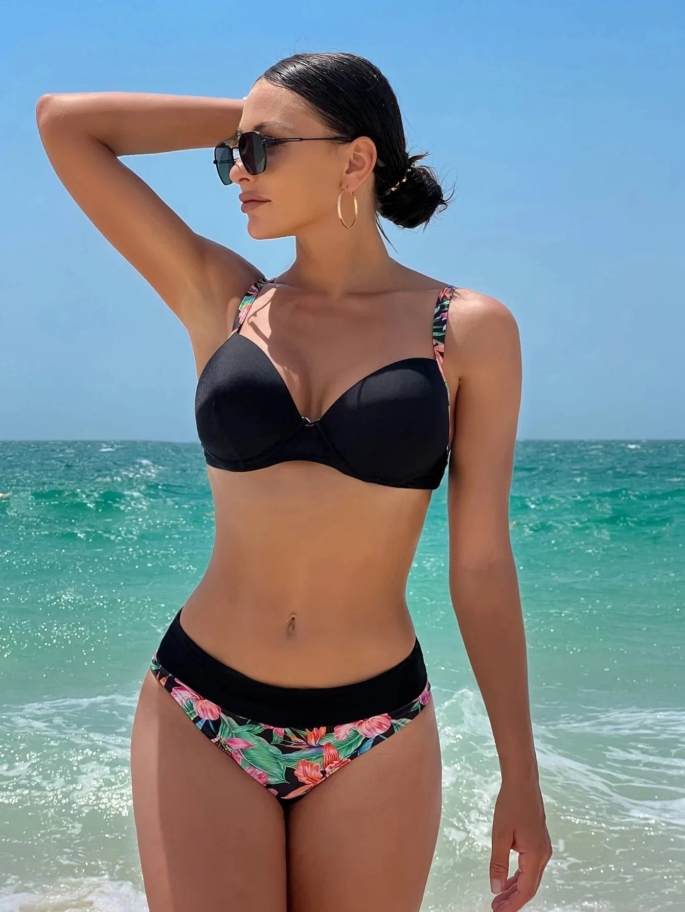 Bikini Floral Tropical Unique : Élégance et Confort pour vos Journées d'Été