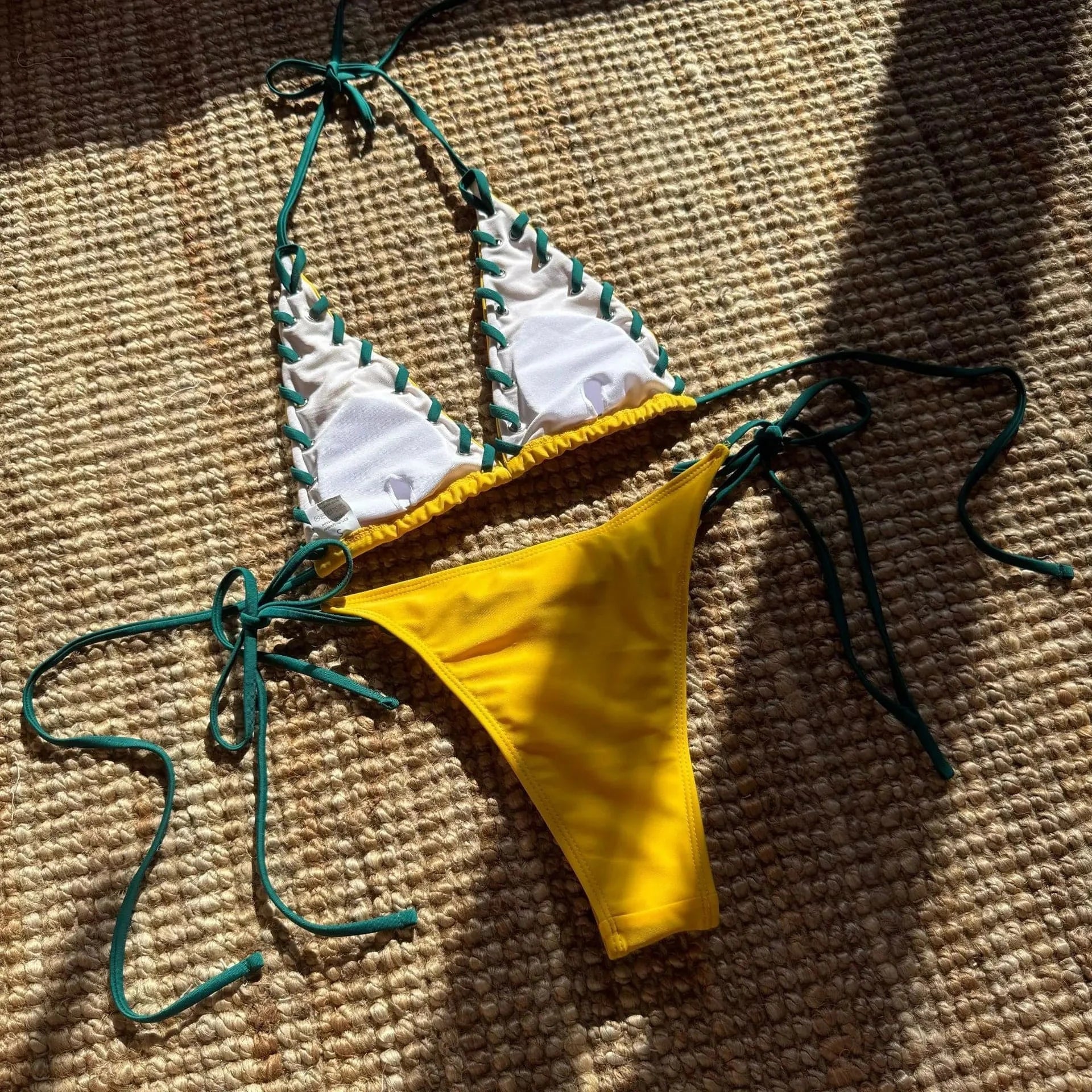 Bikini Jaune Éclatant Femme - Élégance et Confort pour un Été Radieux