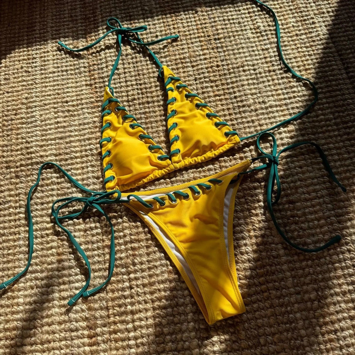 Bikini Jaune Éclatant Femme - Élégance et Confort pour un Été Radieux