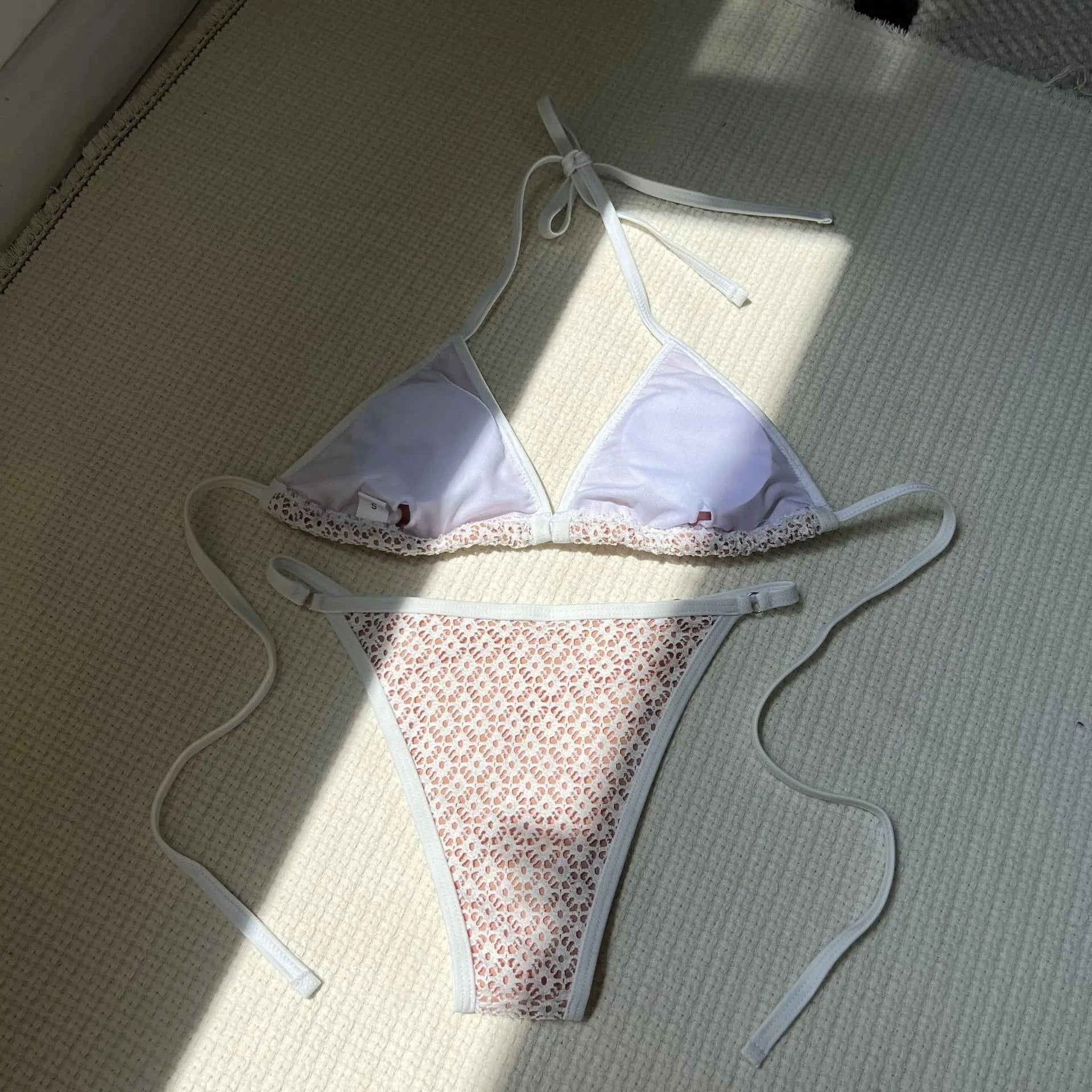 Bikini Moderne Chic 2025 : Élégance et Confort pour Votre Été
