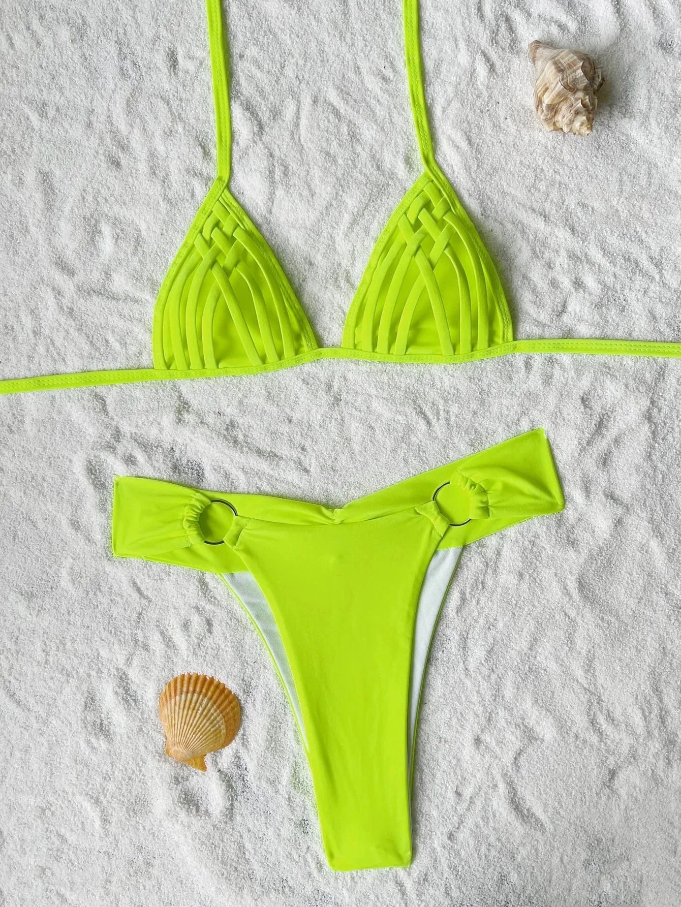 Bikini Néon Lumineux Deux Pièces : Éclat Vibrant pour un Été Radieux