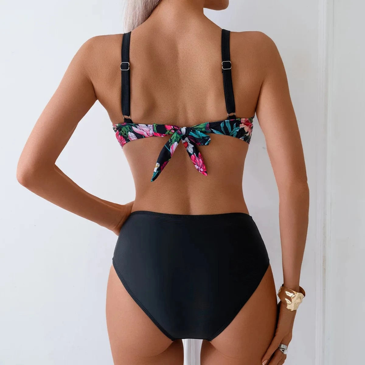 Bikini Tropical Twist Taille Haute Élégance et Confort pour un Été Inoubliable