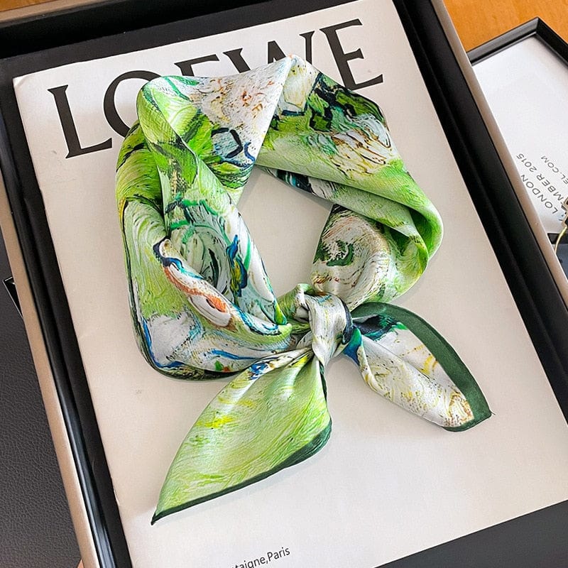 Carré 100% Soie Aspect Peinture Florale Vert 53x53cm