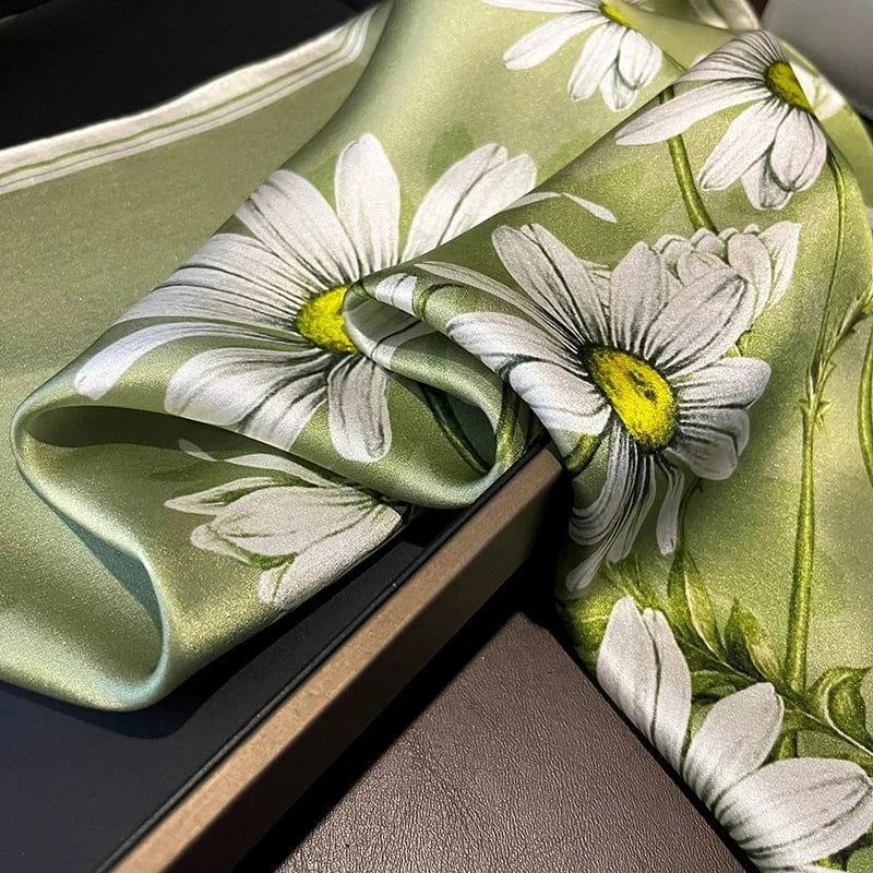 Carré 100% Soie – foulard carré en soie imprimé floral couture 53x53cm