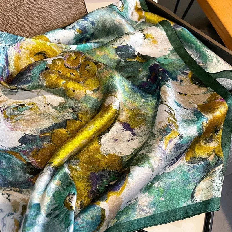 Carré 100% Soie – Foulard carré en soie imprimé floral impressionniste, élégant et estival 70x70cm