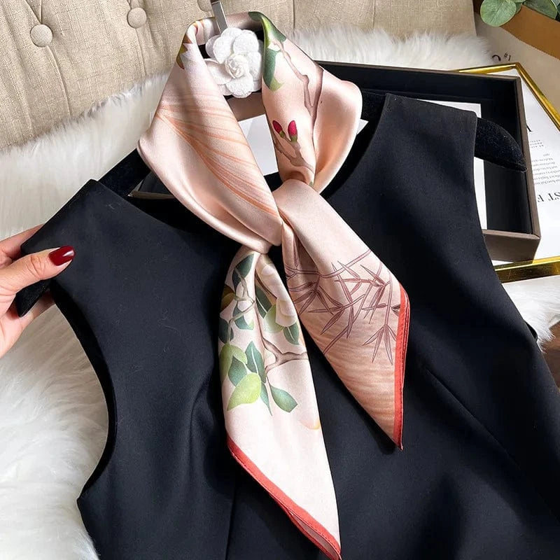Carré 100% Soie - Foulard Jardin Oriental, Motif Koï et Botanique Zen 70x70cm