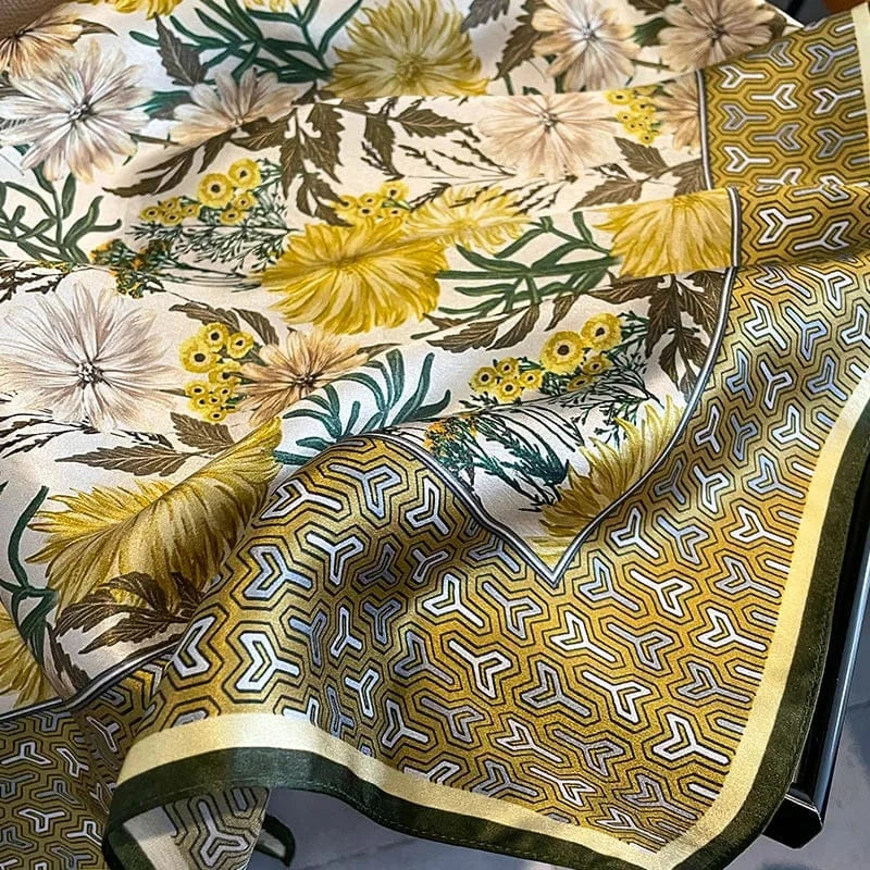 Carré 100% Soie Imprimé Botanique Fleurs Jaunes – Carré de Soie Élégant et Naturel 70x70cm