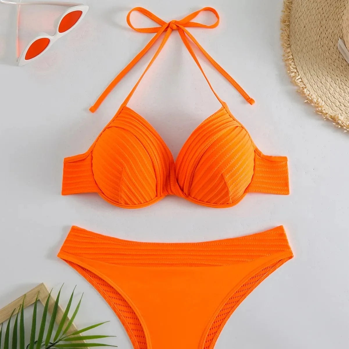Élégant Bikini Blanc en Tissu Texturé - Style Chic et Moderne