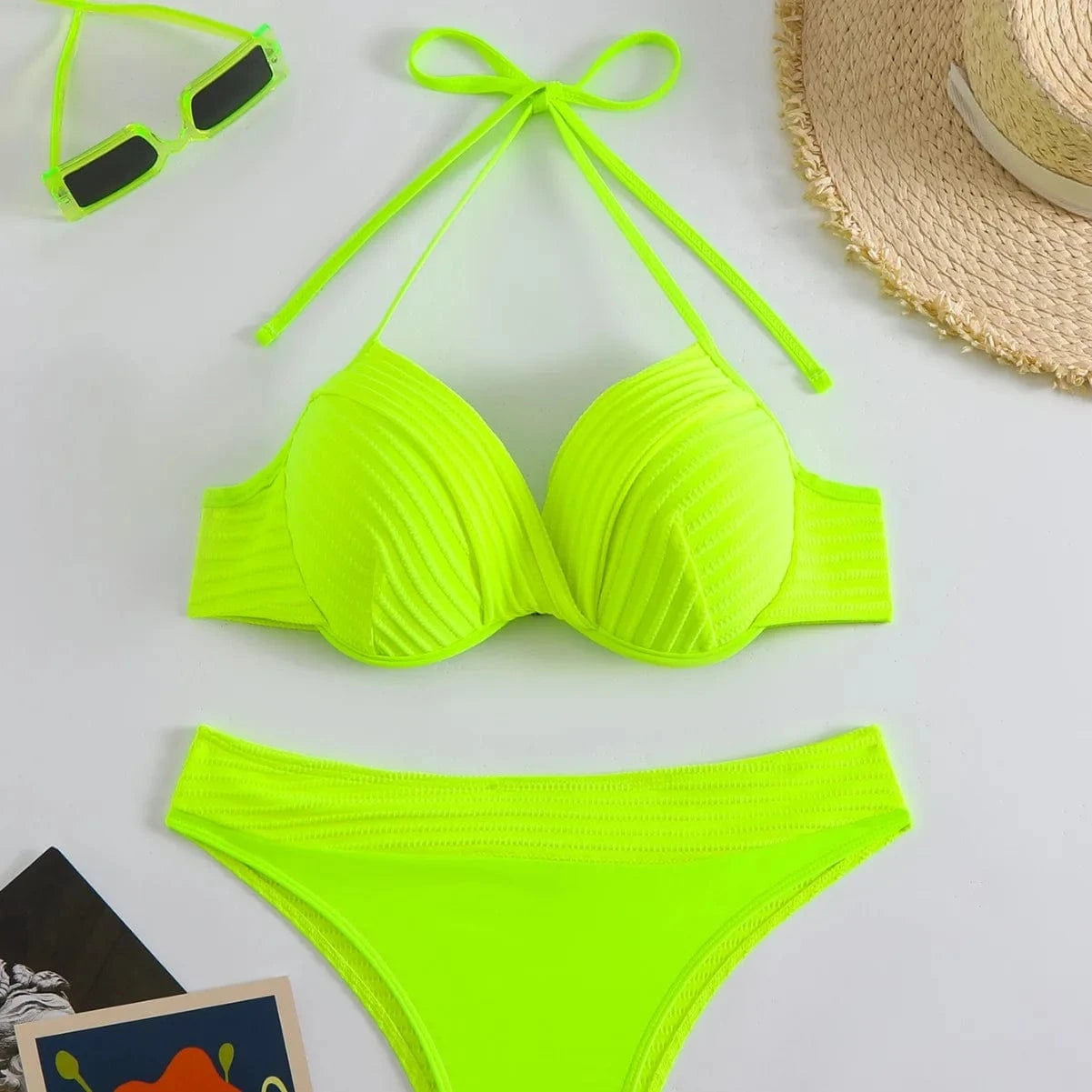 Élégant Bikini Blanc en Tissu Texturé - Style Chic et Moderne