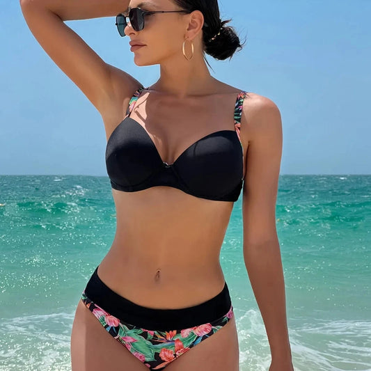 Bikini Floral Tropical Unique : Élégance et Confort pour vos Journées d'Été