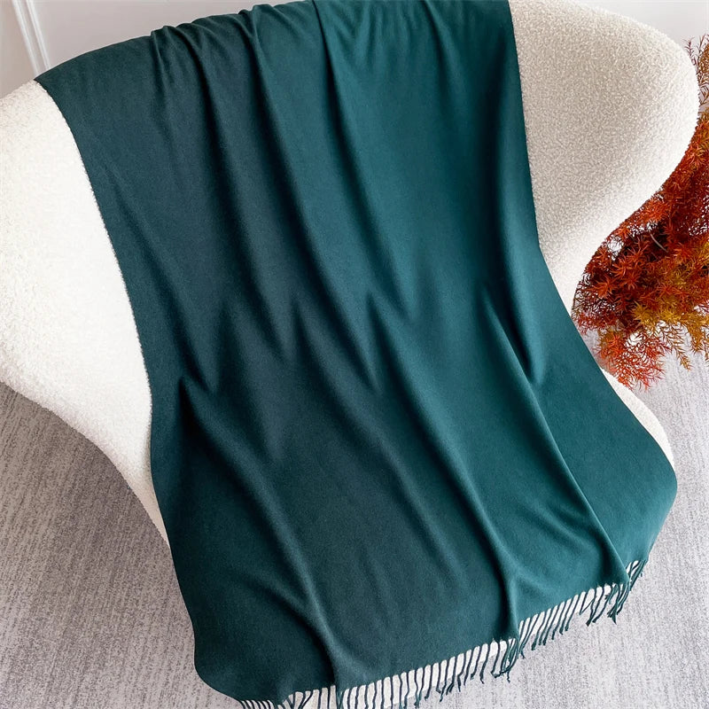 Echarpe Acrylique bleu-vert profond – Teal uni, dégradé subtil, franges fines