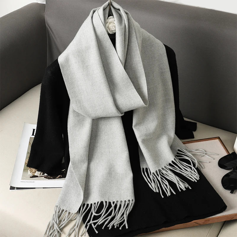 Echarpe Cachemire Gris Perle Velouté - Foulard Gris Perle 180x30 cm, Drapé Fluide et Élégant